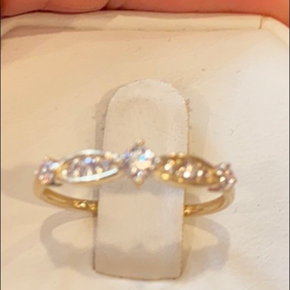 New 14K Gold CZ Wedding Band Promise Ring - Picture 13 of 15